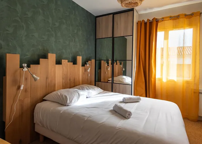 Semesterbostad Maison Chaleureuse 3* A Deux Pas De La